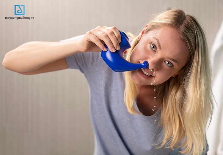 Thỉnh thoảng dùng bình rửa mũi cũng không sao nếu bạn đang bị nghẹt mũi